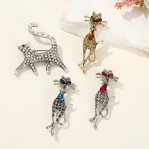 Élégante Broche en Alliage de Strass en Forme de Chat Persan pour Femmes Hommes Costume Manteau Épinglette Animal Bijoux Accessoire