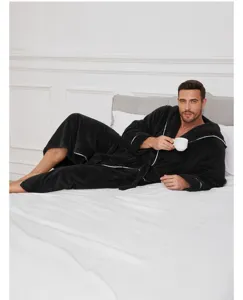 Peignoir de bain homme en polaire pelucheuse avec capuche et passepoil pour hiver.
