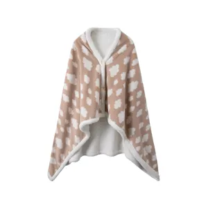 Flauschiger Wolken-Anziehmantel mit Kapuze, kuschelige Fleece-Hauskleidung für gemütliche Tage.