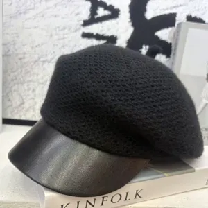 Berretto in maglia nera con visiera in pelle elegante cappello newsboy autunno inverno donna