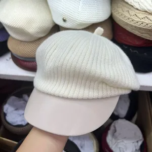 Women's knitted beret hat with leather brim stylish winter painter hat warm casual headwear