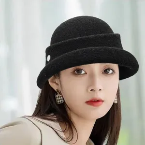Chapeau cloche noir style Hepburn français classique, élégant chapeau de seau en laine.