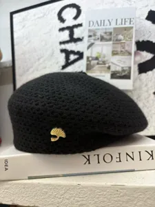 Schwarze Strick-Barette für Damen, stilvoll hohle Frühling Sommer schicke Maler-Hüte Kunst