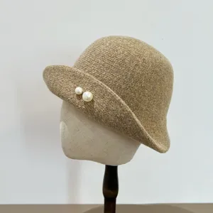 Modische Damen Winter Plüsch Fischerhut mit Perlen Detail, warme Freizeit Eimer Mütze.
