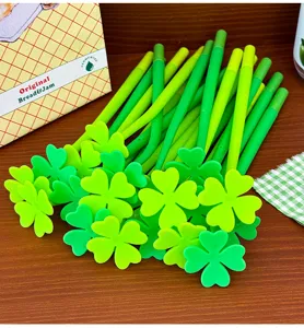 Cute four-leaf clover silicone gel pen, green student stationery office black ink writing pen