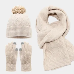 Conjunto de punto de invierno de 3 piezas con gorro de pompón bufanda y guantes táctiles cálidos.