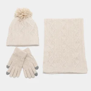 Conjunto de invierno beige acogedor de gorro bufanda y guantes táctiles vista detallada.
