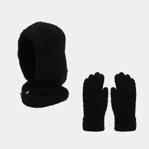 Set di passamontagna in pile nero e guanti, kit invernale caldo e comodo per attività all'aperto.