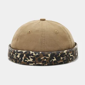 Korean retro leopard print docker cap for men and women, trendy brimless hip-hop hat.