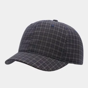 Klassieke retro geruite honkbalpet met korte rand, modieuze unisex vrijetijds zonnehoed detail.