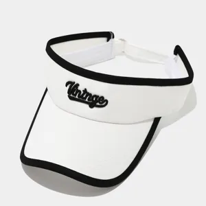 Cappellino da sole bianco in stile vintage americano con bordo nero e ricamo elegante.