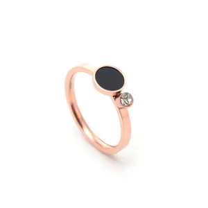 Minimalist Titanium Steel Rose Gold Plated Open Ring For Women French Vintage Style Rhinestone Inlaid Geometric Round Black Disc Finger Ring Jewelry Gift