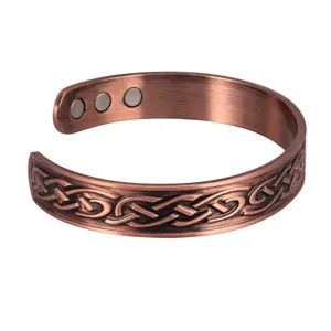 Heren antiek koper open manchet armband, vintage Keltische knoop ontwerp met magneten.
