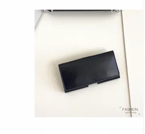 Klassische schwarze Leder Long Wallet Handytasche mit minimalistischem Klappendesign