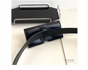 Schwarze Taillengürteltasche Detailansicht, minimalistische Handytasche für den täglichen Gebrauch.