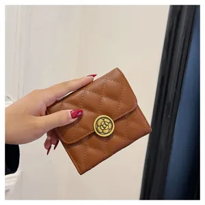 Portefeuille court matelassé style coréen pour femme marron en cuir PU avec fermoir camélia