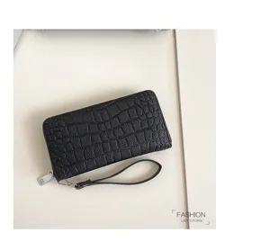Portefeuille long noir motif crocodile pour hommes avec dragonne et poche zippée détail