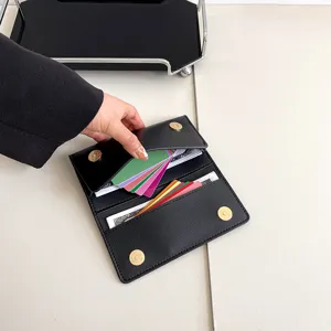 Klassische schwarze lange PU-Leder Geldbörse mit Kartenfächern und Fächern Stilvoll.