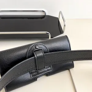 Schwarze Leder Gürteltasche Handyhülle minimalistisches langes Portemonnaie Unisex