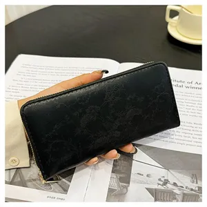 Portafoglio lungo donna nero con zip pochette multi scomparti grande vista dettaglio