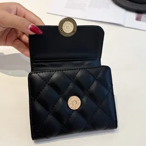 Porte-monnaie court matelassé minimaliste de style coréen pour femmes, noir élégant.