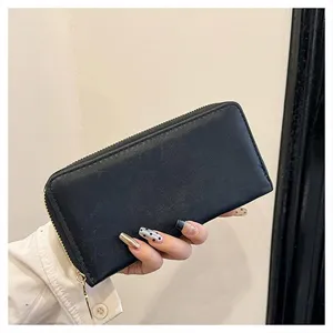 Portafoglio lungo nero con zip, elegante borsetta pochette in pelle PU da donna per uso.