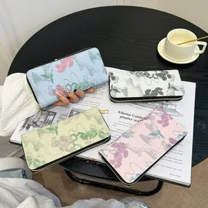 Portefeuille Long pour Femmes Pochette Motif Floral et Grue En Relief Grande Capacité Fentes pour Cartes PU Fermeture Éclair Sac à Main