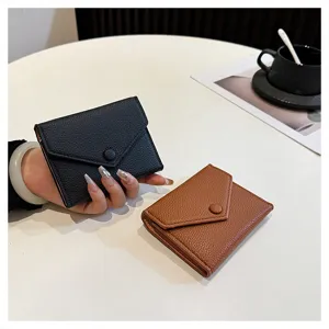 Petit portefeuille court en cuir PU pour femmes, joli design enveloppe porte-monnaie pliable.