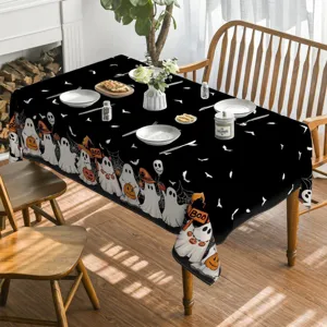 Halloween tafelkleed met schattige spook en pompoen print, perfect voor feestdecoratie.