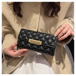 Cartera larga acolchada negra para mujer, bolso de mano de cuero suave con cierre dorado.