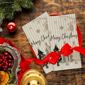 Weihnachtliche Mikrofaser Küchentuch Detailansicht mit festlichem Tannenbaumdruck und Schleife.