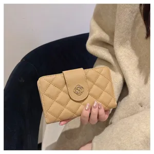 Femme court portefeuille matelassé en cuir PU porte-cartes élégant beige design chic
