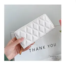 Wit gewatteerd lang portemonnee voor dames, PU-leder clutch tas met grote capaciteit.