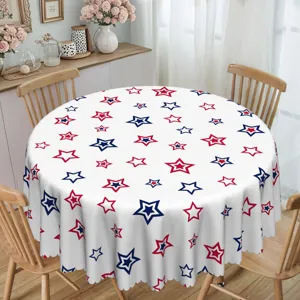 Vue détaillée de la nappe ronde patriotique avec étoiles rouges blanches bleues pour déco table.