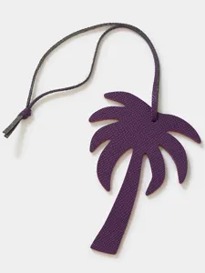 Ciondolo per borsa e chiavi auto in pelle viola a forma di palma, accessorio tropicale.