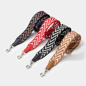 Bandouliere de remplacement en tissu tresse pour sacs a main de luxe style elegant.