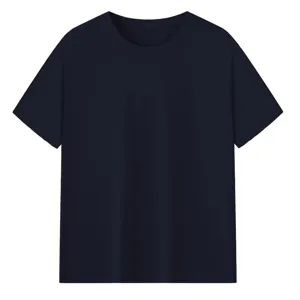 Primo piano che mostra la trama del tessuto blu scuro unito e le cuciture curate della maglietta.