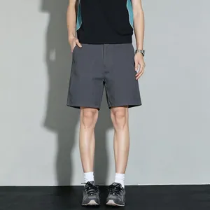 Shorts de sport d'été décontractés pour hommes gris foncé longueur cinq points course.