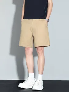 Short de loisirs d'été pour homme en kaki, tissu en coton respirant pour tous les jours.