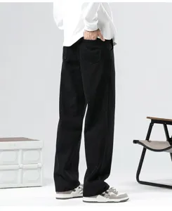 Men's casual loose straight leg denim jeans, comfortable spring and autumn long pants.