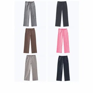 Detailansicht der schweren Baumwoll-Sweatpants mit elastischem Bund und Kordelzug.
