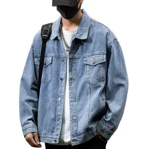 Klassische gewaschene Oversize Jeansjacke für Herren, modische Arbeiterjacke mit Tasche.
