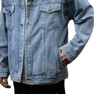 Herren Vintage gewaschene Jeansjacke mit Brusttaschen und Metallknöpfen für die Frühlingsmode.