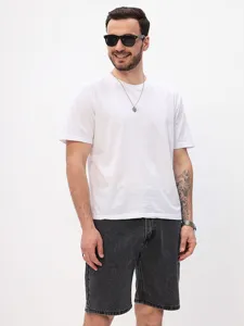 Men's loose straight-fit denim shorts, casual dark wash summer knee-length jean shorts for men.