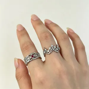 Set van zilveren vintage Franse stijl ringen met zirkonia en rode steen voor dames