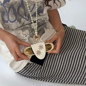 Koreanische Sonnenblume Sonnenbrille Clip Halskette fuer Damen, stilvoller Hals-Halter Schluessel.