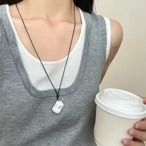 Collana in metallo dal design di nicchia unico da donna, elegante catenina clavicolare dettaglio.