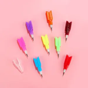 Matite impilabili colorate per studenti, simpatiche matite a pressione vista dettaglio.