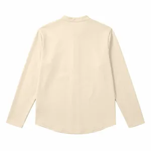 Gedetailleerd overzicht van het casual heren overhemd met lange mouwen in soft beige.