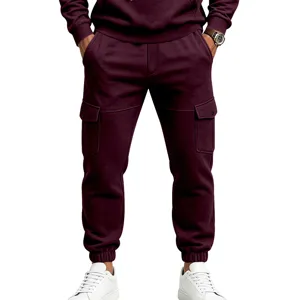 Détail de pantalon cargo bordeaux pour homme, pantalon de jogging d'hiver chaud avec poches.